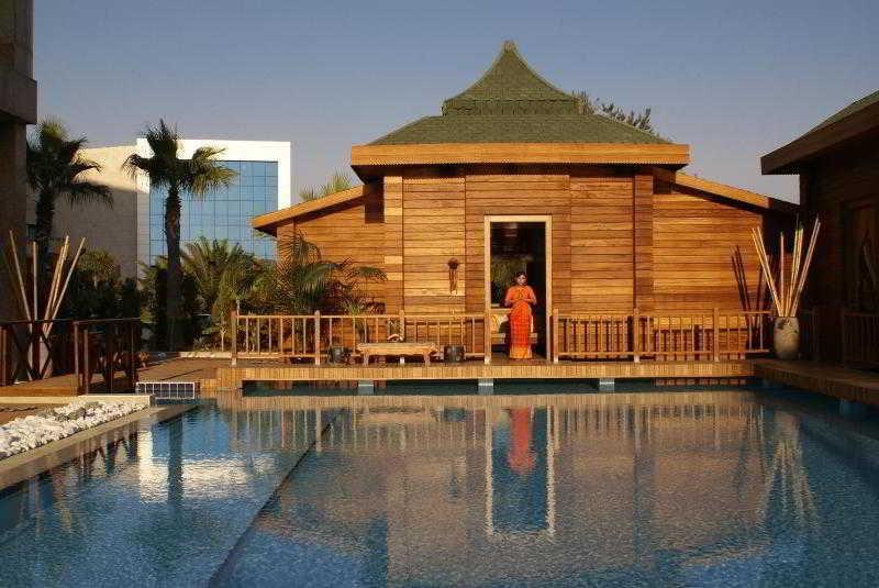 Swissotel Resort And Spa เซสเม ภายนอก รูปภาพ